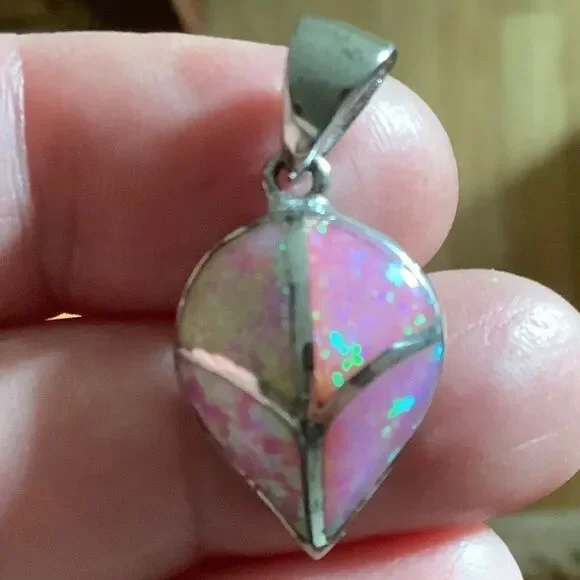 Sterling SILVER 925 AUSTRALIAN FIERY PINK OPAL LEAF PENDANT NEW​​ - Picture 1 of 9